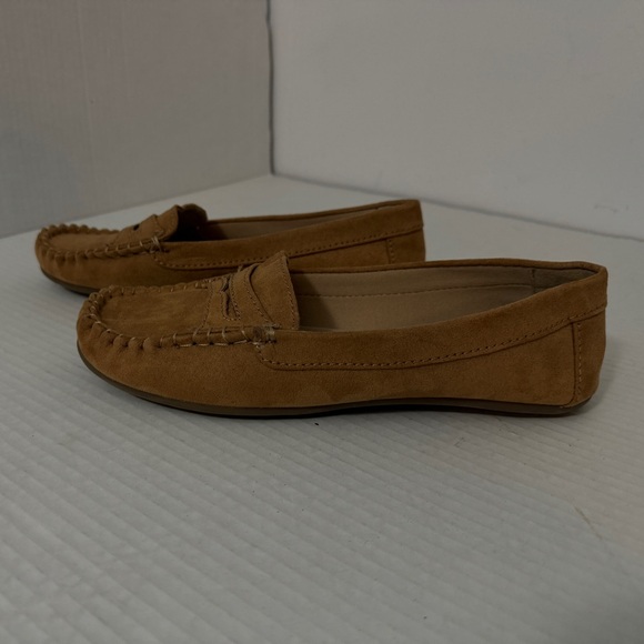 Womens White Mountain Slip on Comfort Shoes, Size 7.5, Tan. - Picture 2 of 5